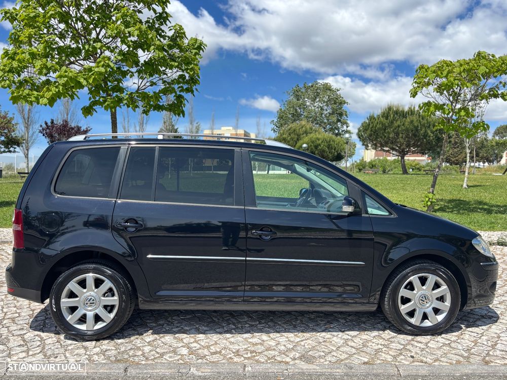 VW Touran 1.9 TDi Highline DSG 7L - 4