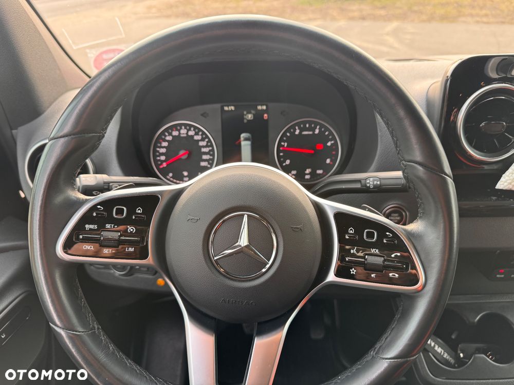 Mercedes-Benz Sprinter - 32