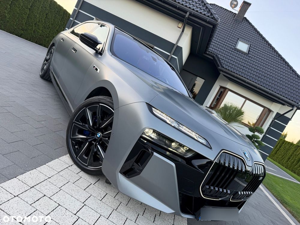 BMW Seria 7 M760e PHEV xDrive Individual Edition sport - 30