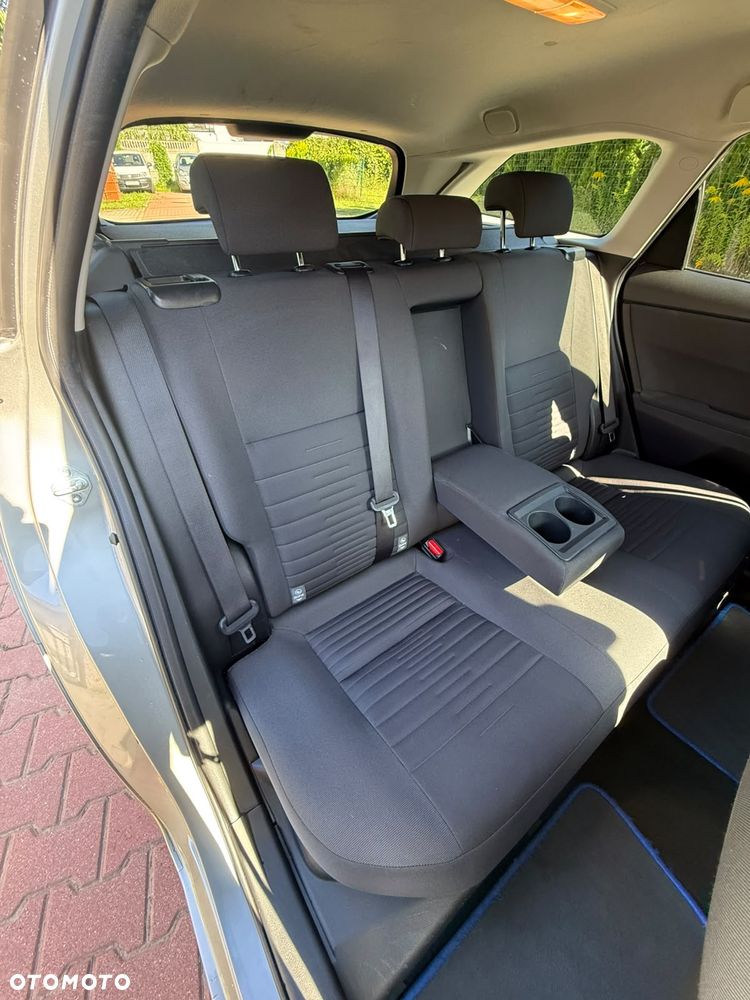Toyota Auris 1.8 HSD Luna - 37