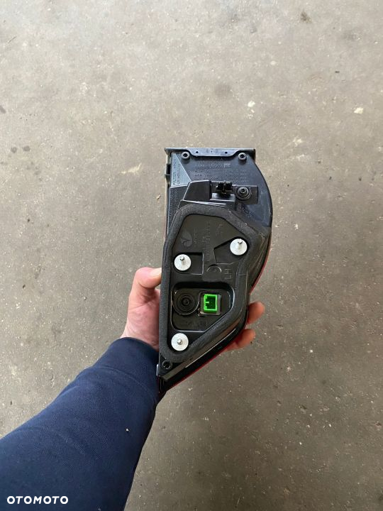 JAGUAR F PACE LAMPA TYLNA LEWA LED EU - 2