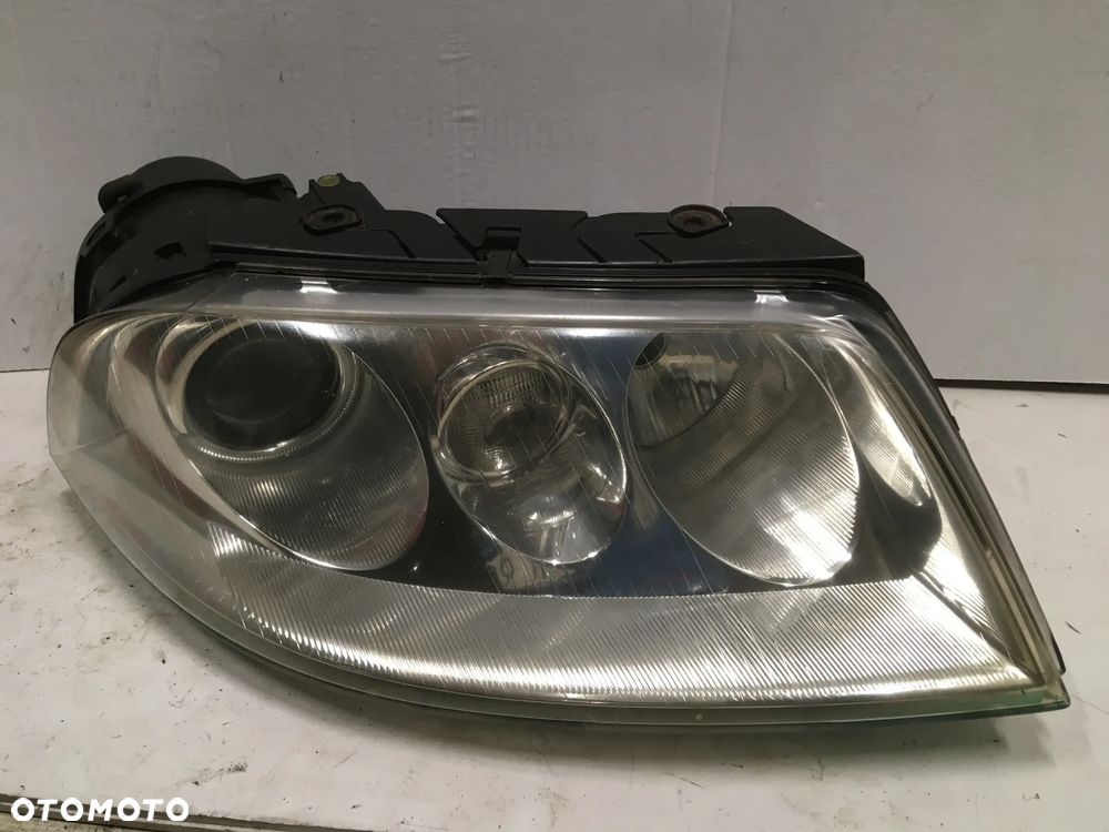 VW PASSAT B5 LIFT XENON HELLA REFLEKTOR LAMPA PRZÓD LEWA - 2