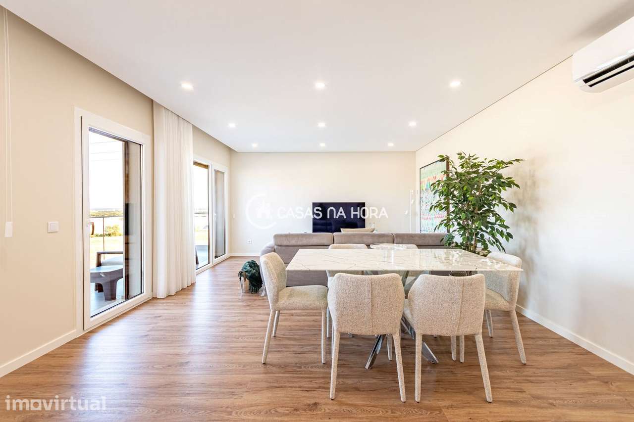 T3 NOVO NA ATALAIA - MONTIJO | MOBILADO, 2 AMPLAS VARANDAS E GARAGE... - Grande imagem: 5/24