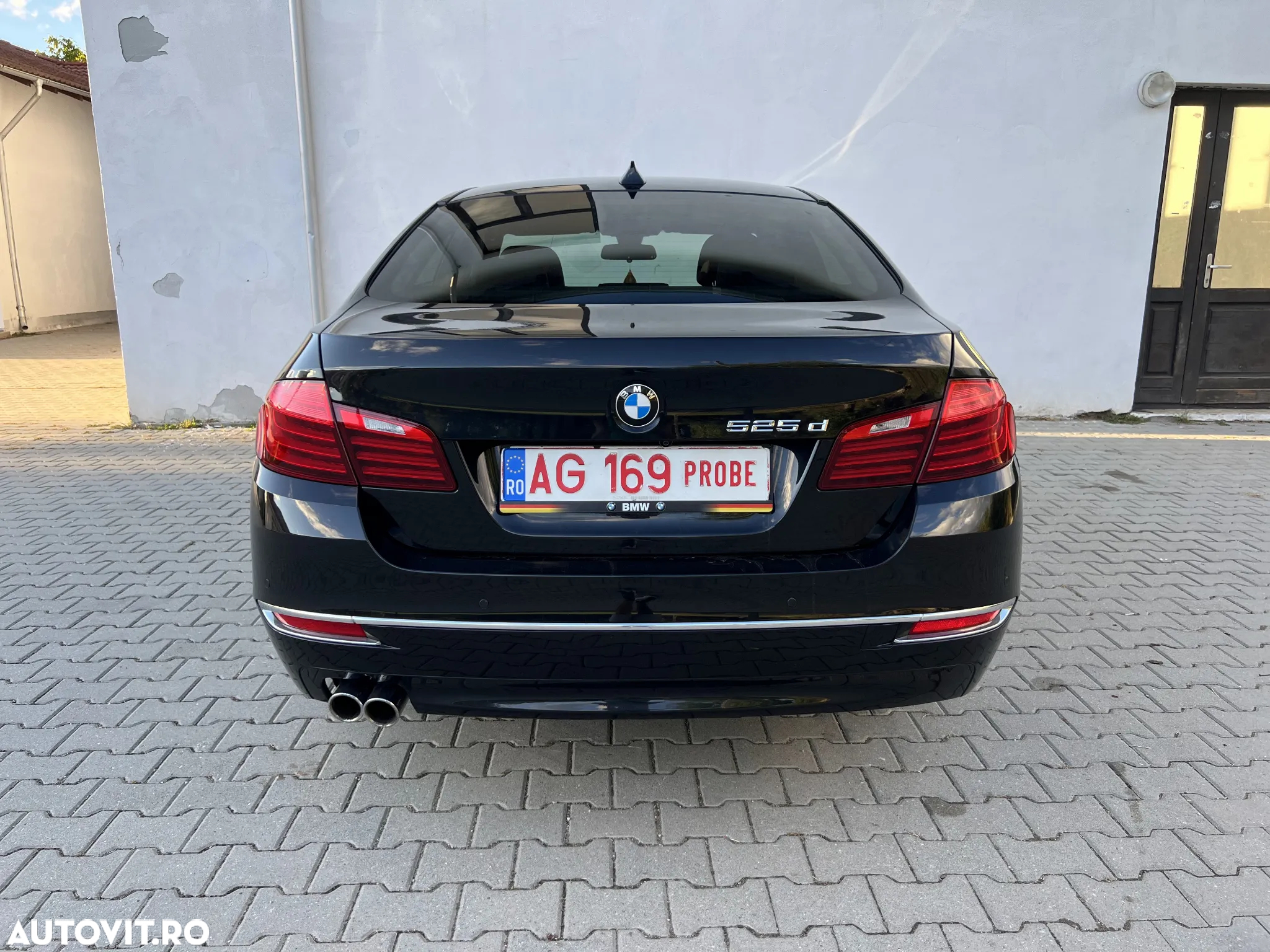 BMW Seria 5 525d Aut. Luxury Line - 11