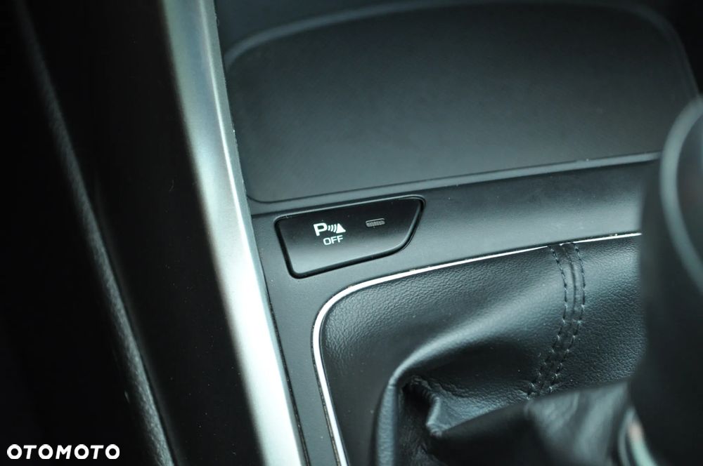 Hyundai i30 blue 1.4 Trend - 31