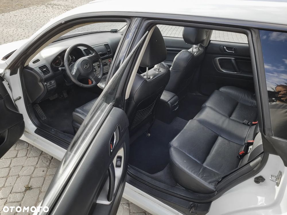 Subaru Legacy SW 2.5i AT - 10