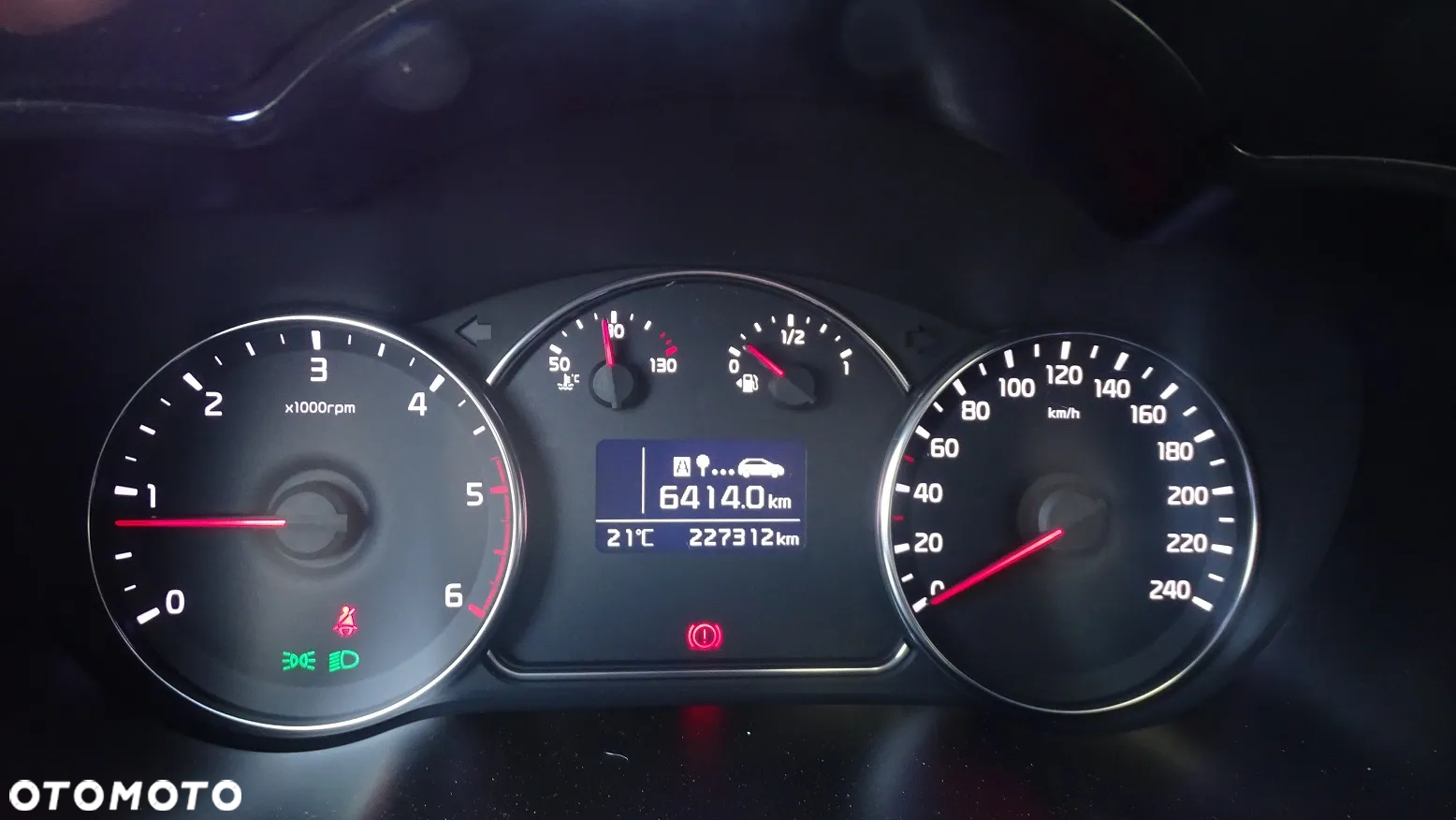 Kia Carens 1.7 CRDi M 7os - 24