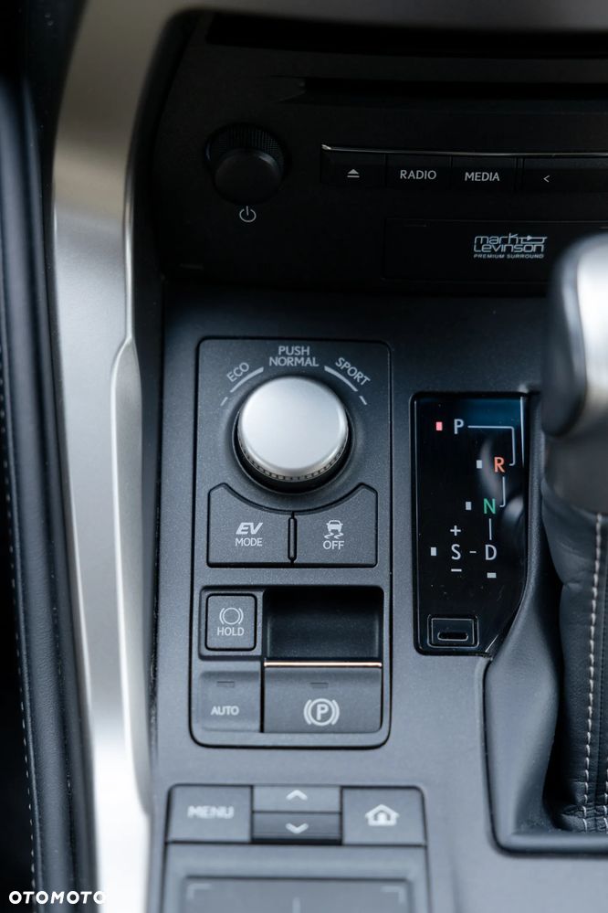 Lexus NX 300h Prestige AWD - 24