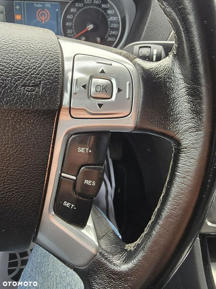 Ford Mondeo - 37