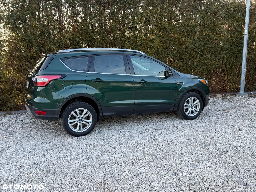 Ford Kuga - 12
