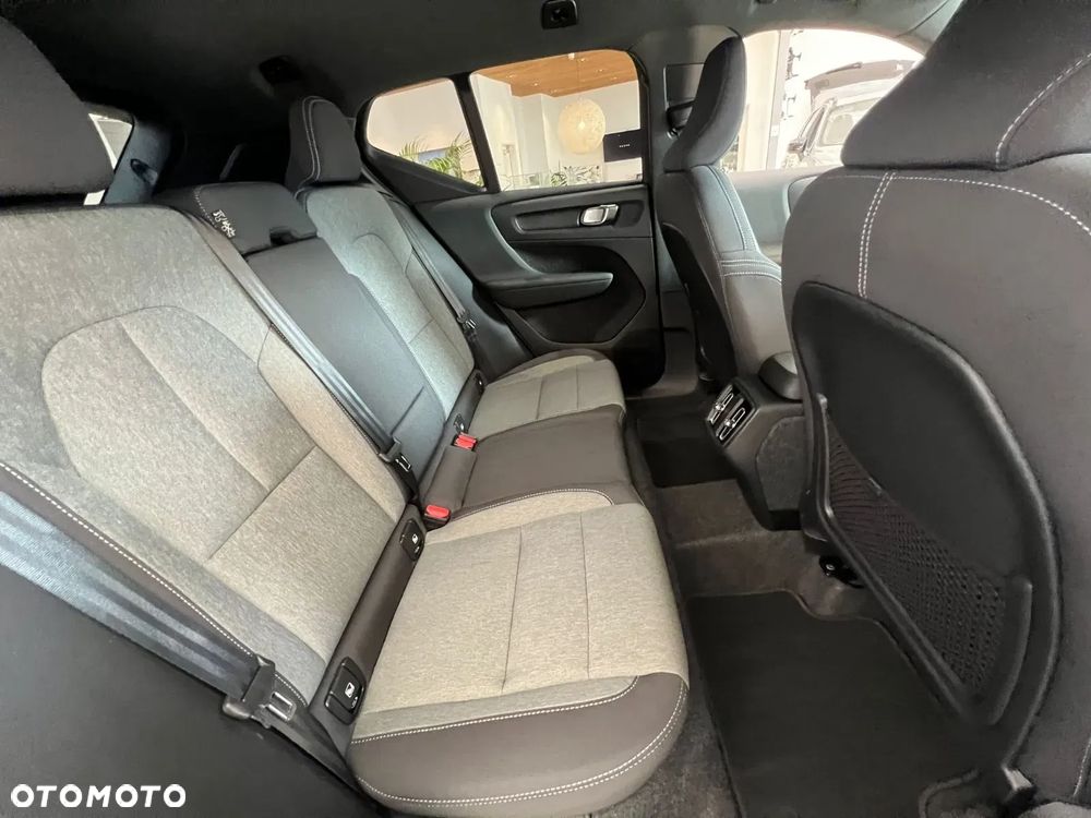 Volvo XC 40 B4 AWD Plus Dark - 23