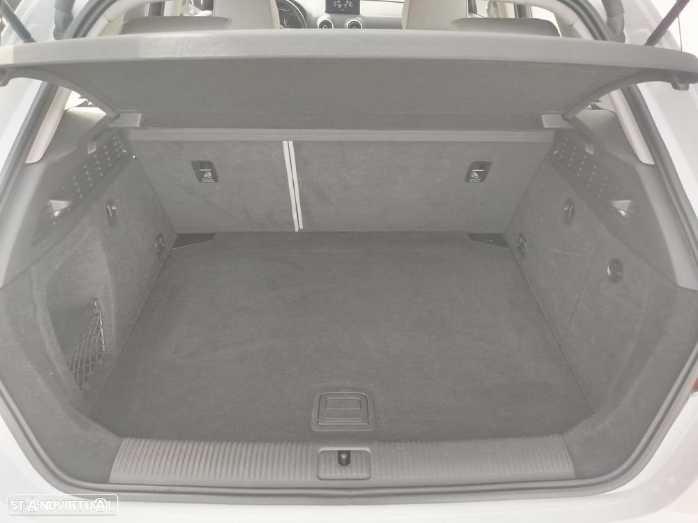 Audi A3 Sportback - 13