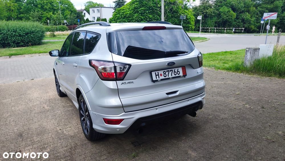 Ford Kuga 1.5 EcoBoost 2x4 ST-Line - 38