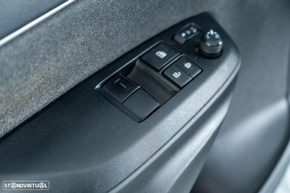 Toyota Yaris 1.5 HDF Comfort Plus - 8