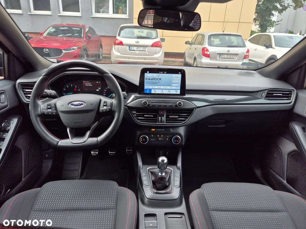 Ford Focus 1.5 EcoBoost ST-Line - 10