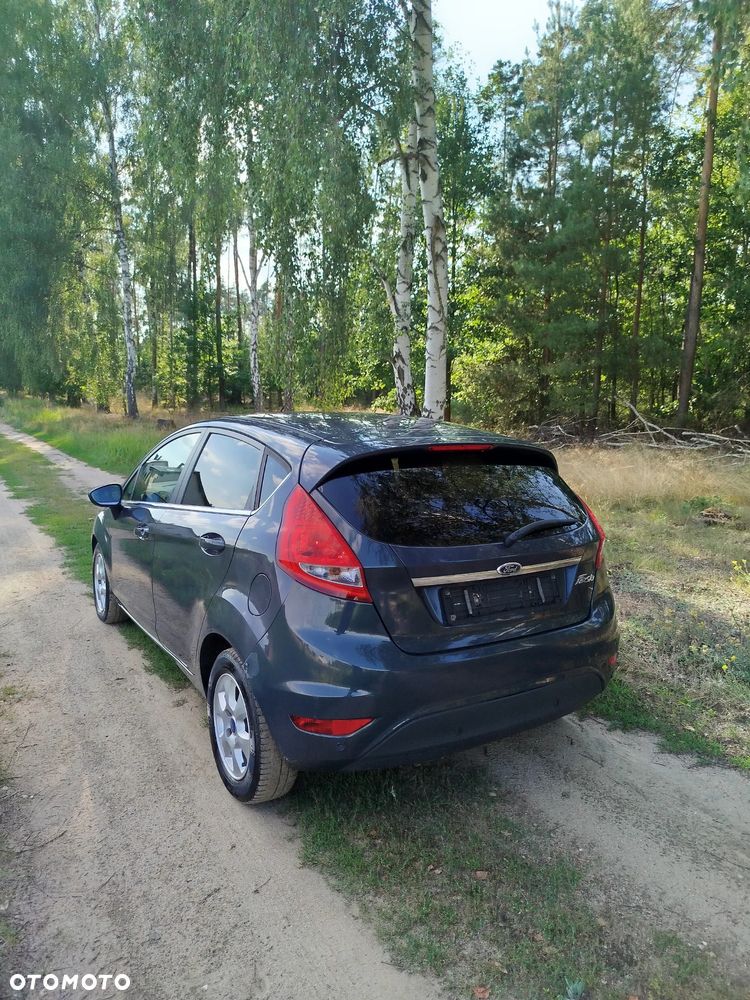 Ford Fiesta 1.6 TDCi Champions Edition - 3