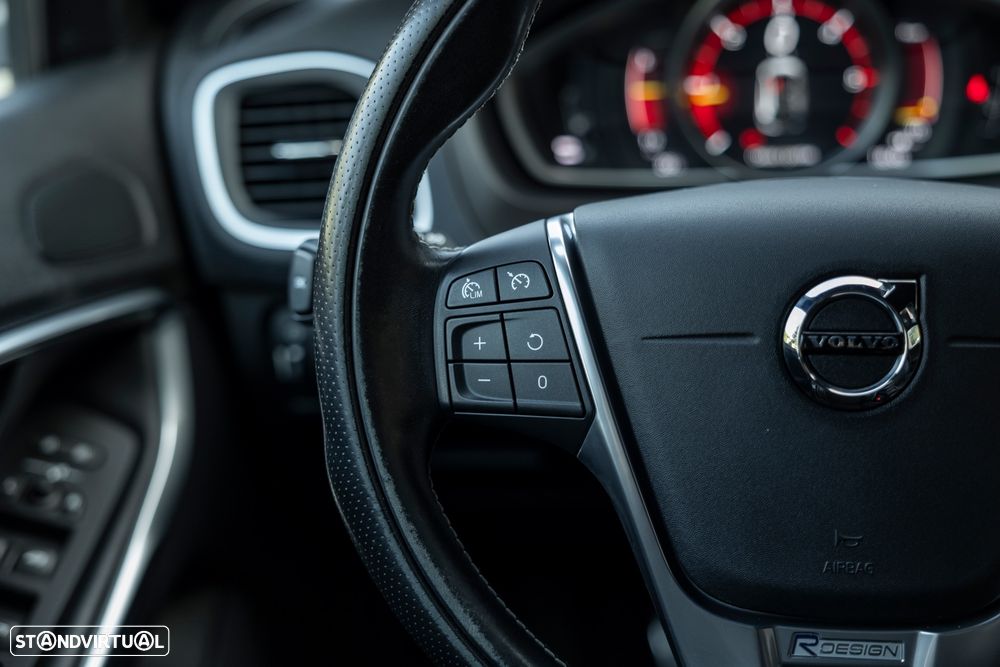 Volvo V40 2.0 D2 R-Design Momentum - 9