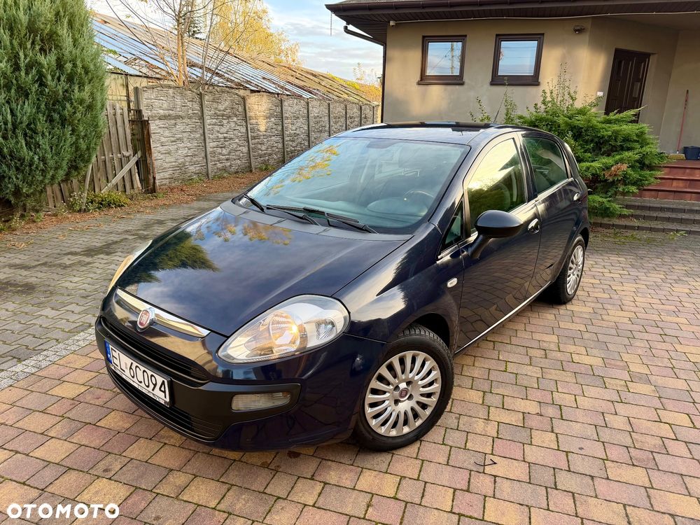 Fiat Punto 2011 photo 2
