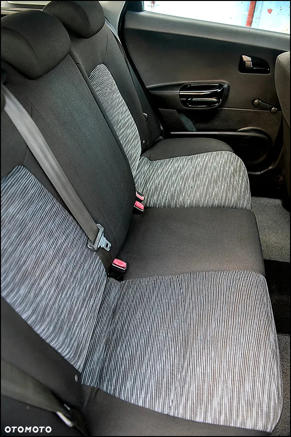 Kia Ceed - 8