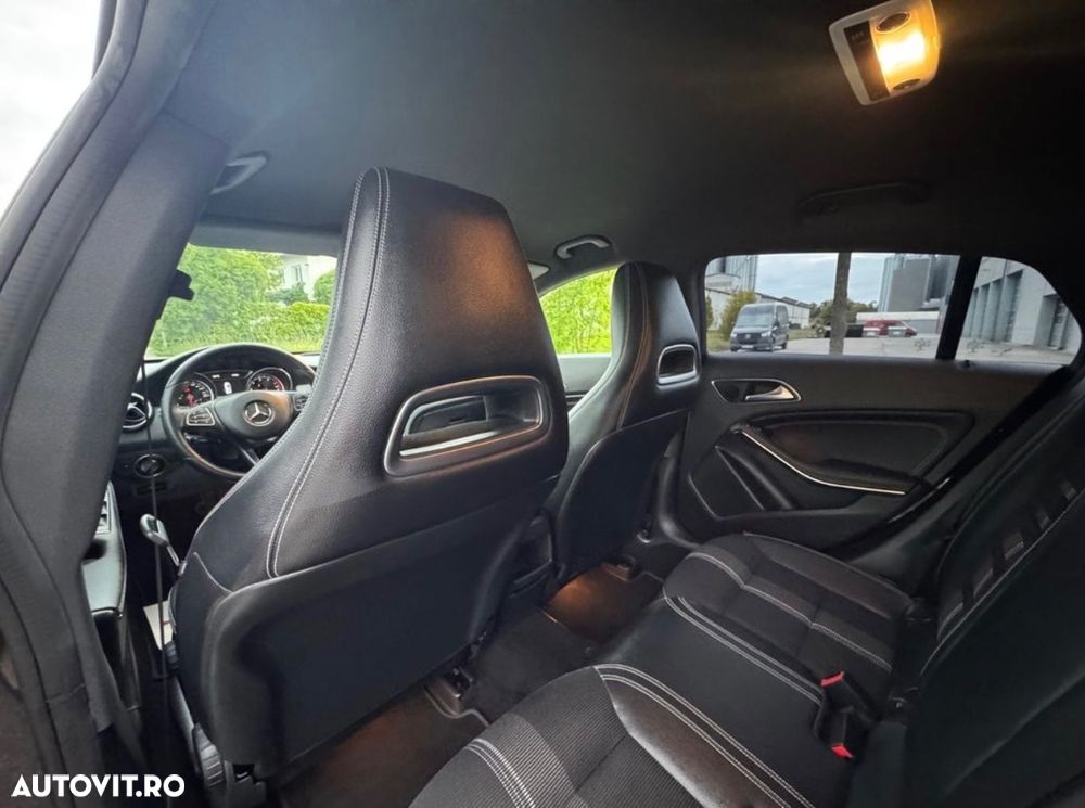 Mercedes-Benz CLA 180 7G-DCT Urban - 14