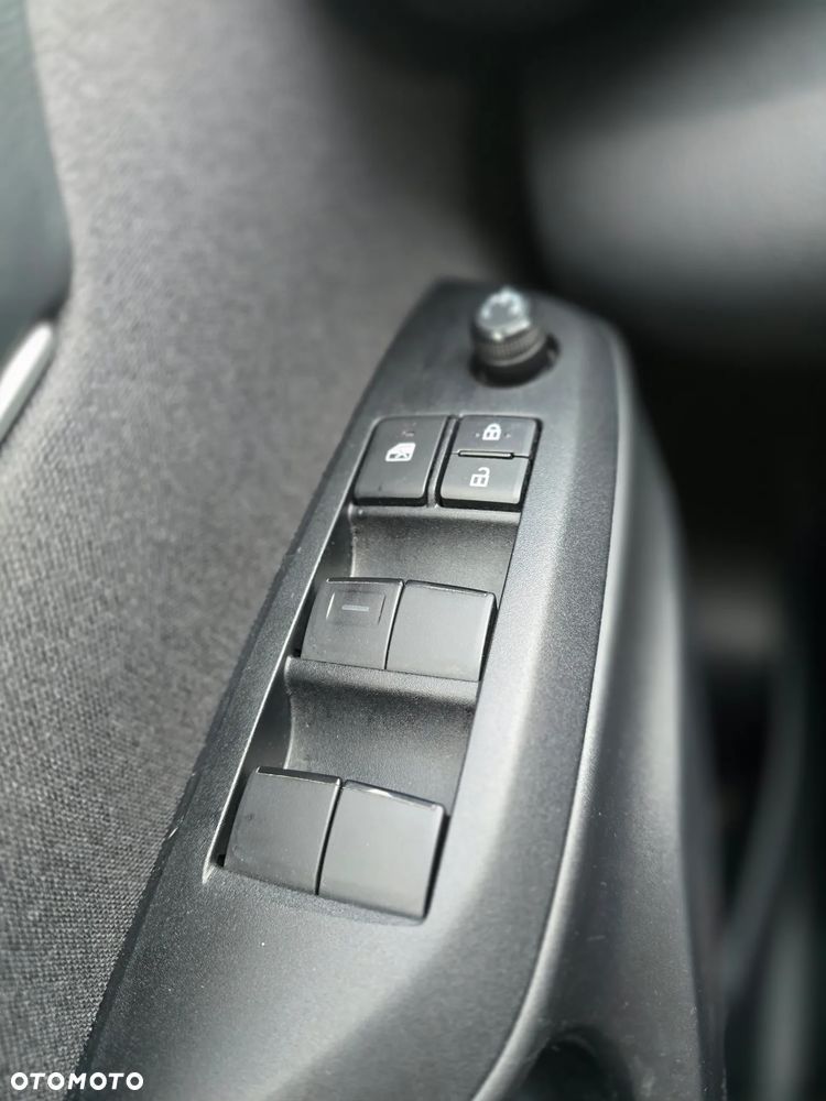 Toyota Yaris Hybrid 1.5 Style - 23