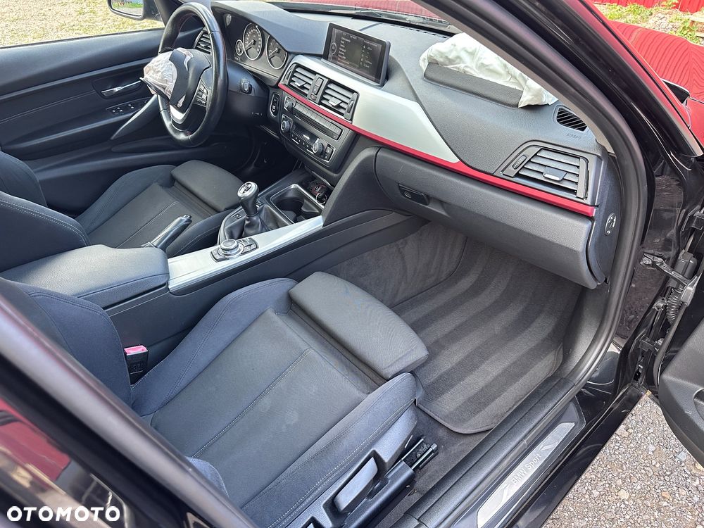 BMW Seria 3 328i Sport Line - 10