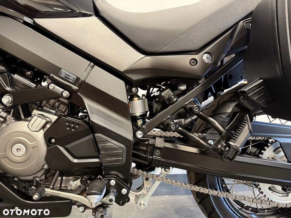 Suzuki V-STROM - 25