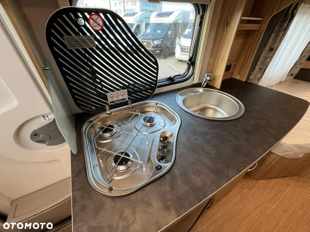 Hymer-Eriba Nova Light 442 - 19