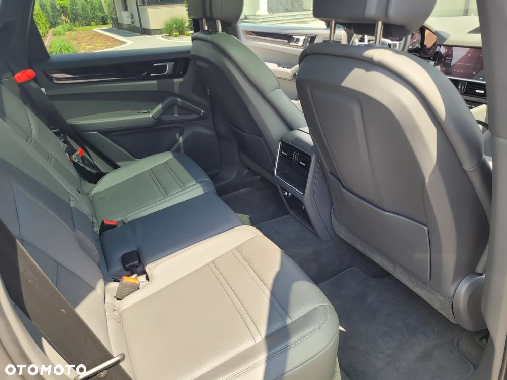 Porsche Cayenne - 15