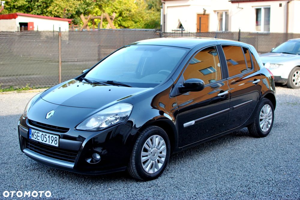 Renault Clio 1.2 16V Limited EU6 - 12