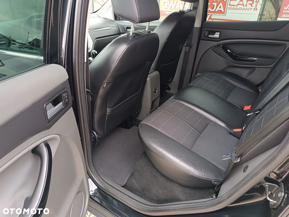 Ford Kuga 2.0 TDCi 4x4 Titanium - 33