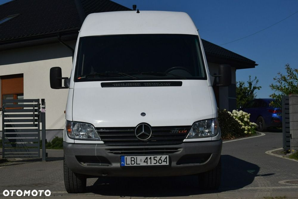 Mercedes-Benz Sprinter - 2