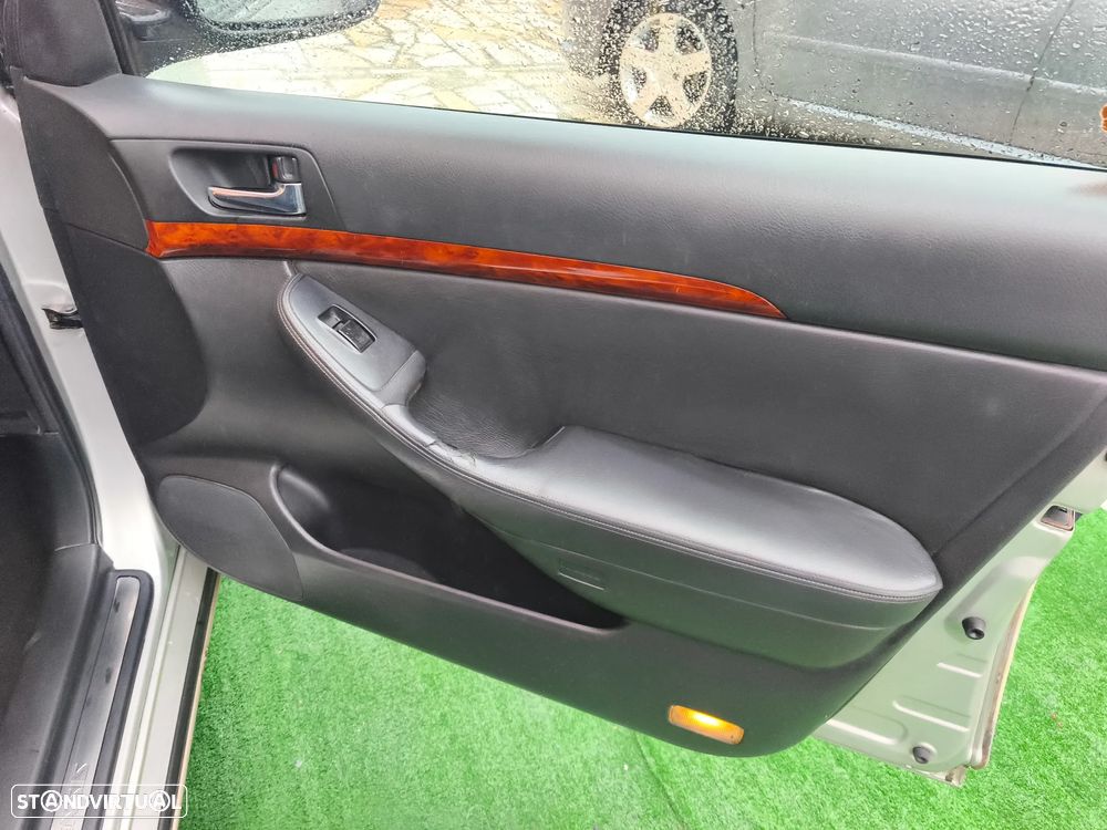 Toyota Avensis S/D 1.6 Executive - 15