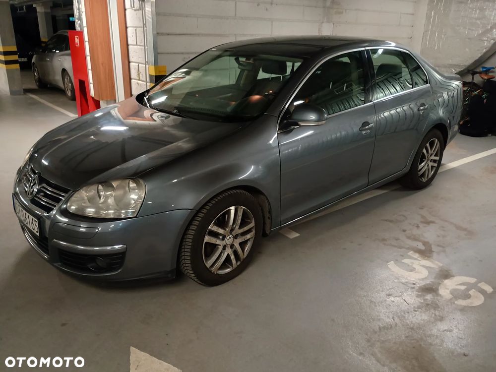 Volkswagen Jetta 2.0 FSI Comfortline - 14