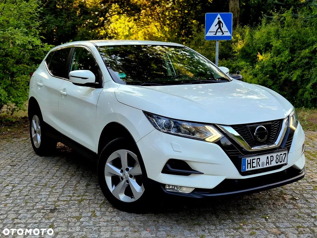 Nissan Qashqai 1.6 DIG-T N-Connecta - 1
