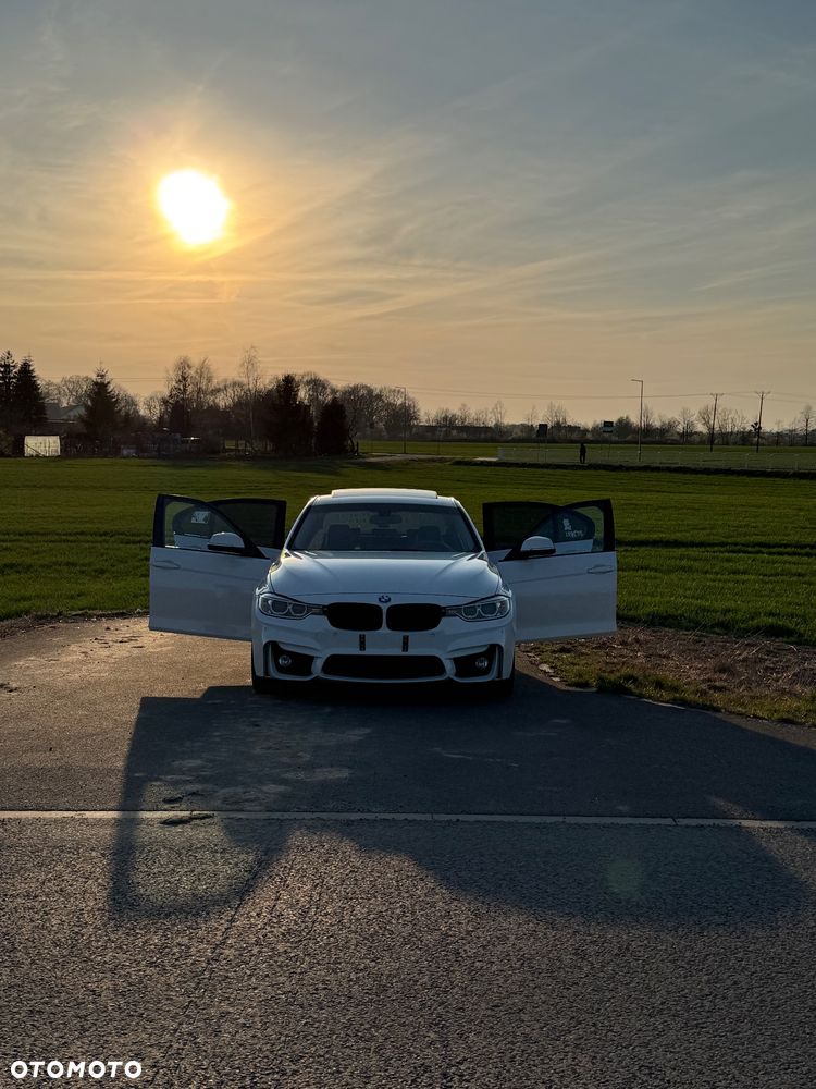 BMW Seria 3 335i xDrive Edition Sport - 2