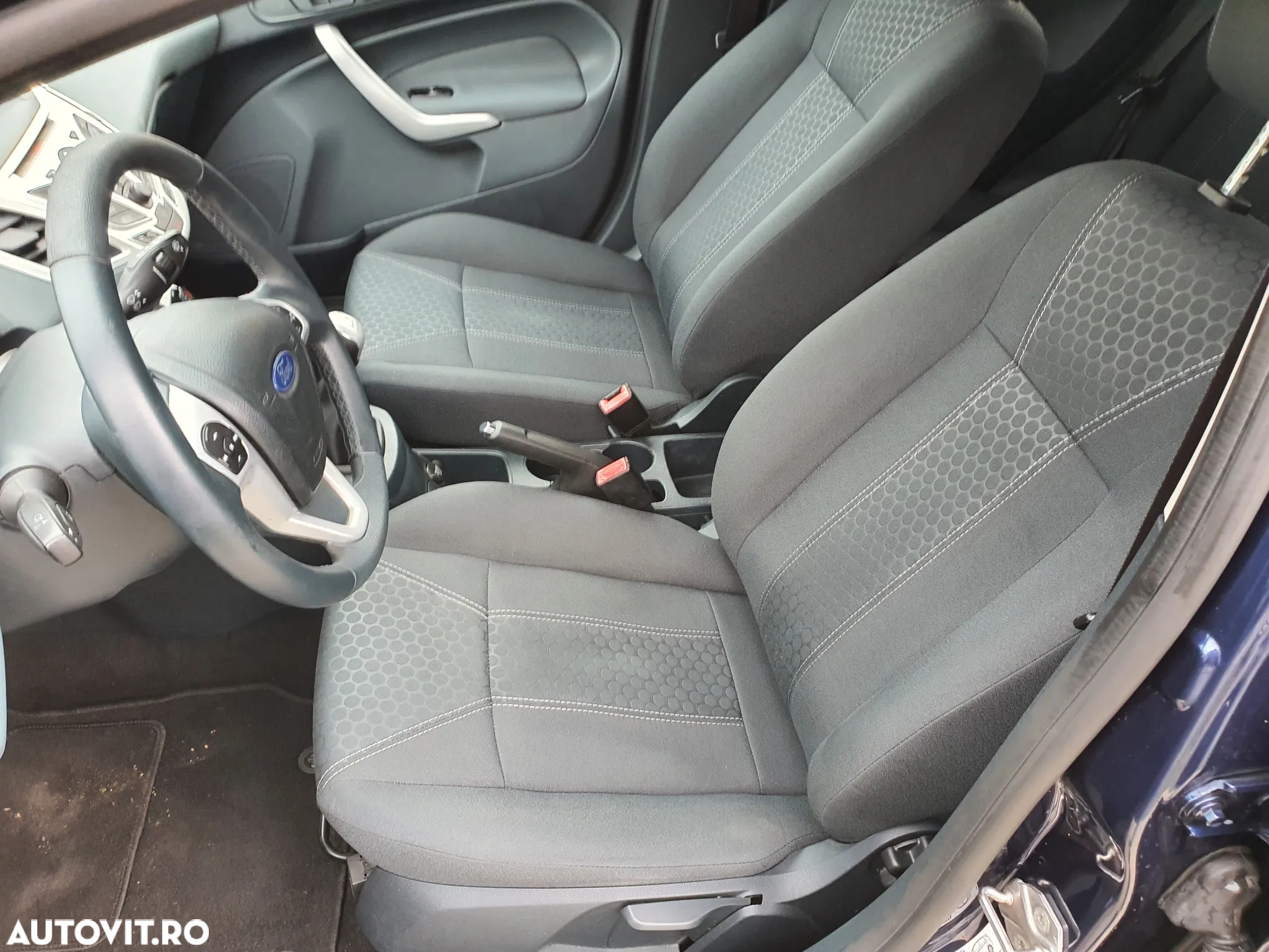 Ford Fiesta 1.6 TDCi DPF Titanium - 6