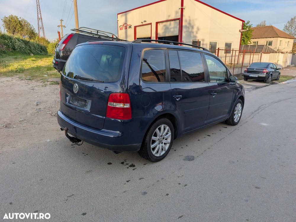 Volkswagen Touran - 5