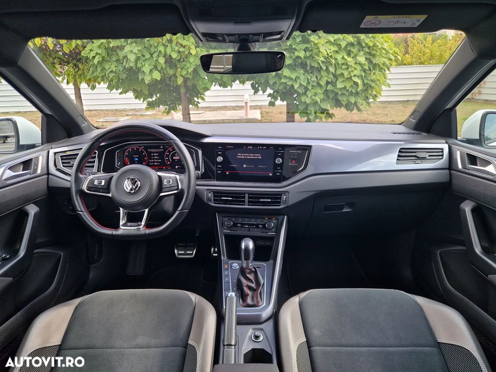 Volkswagen Polo 2.0 TSI DSG GTI - 11