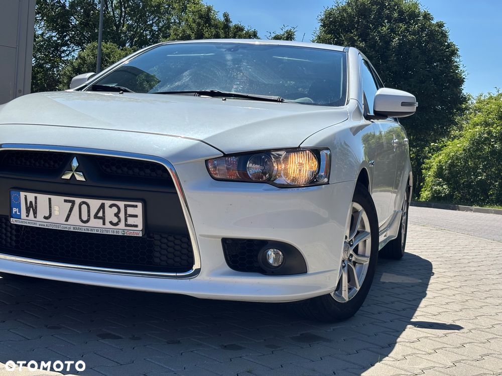 Mitsubishi Lancer 1.6 Invite - 1