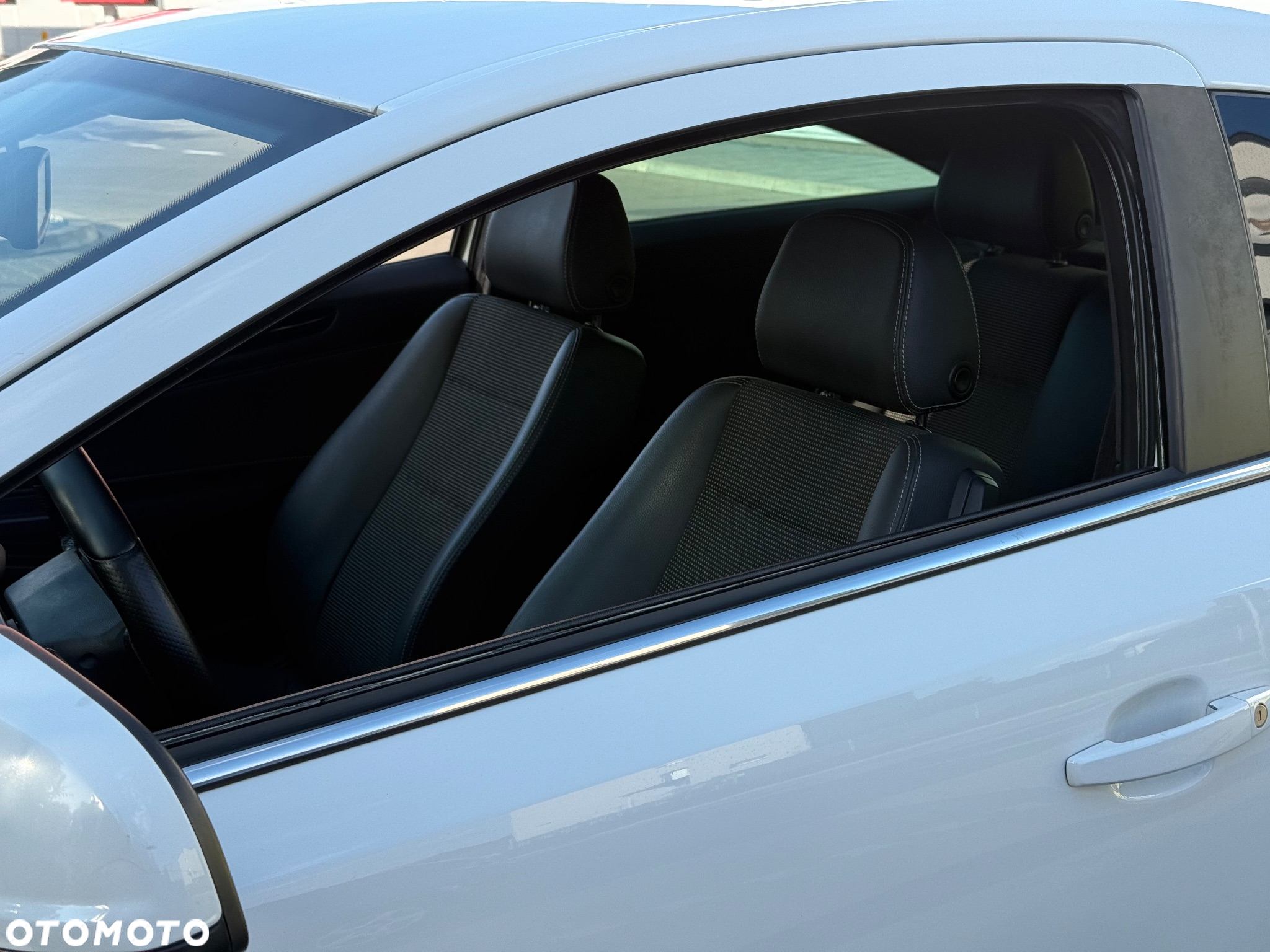 Opel Astra III GTC 1.7 CDTI Sport - 11