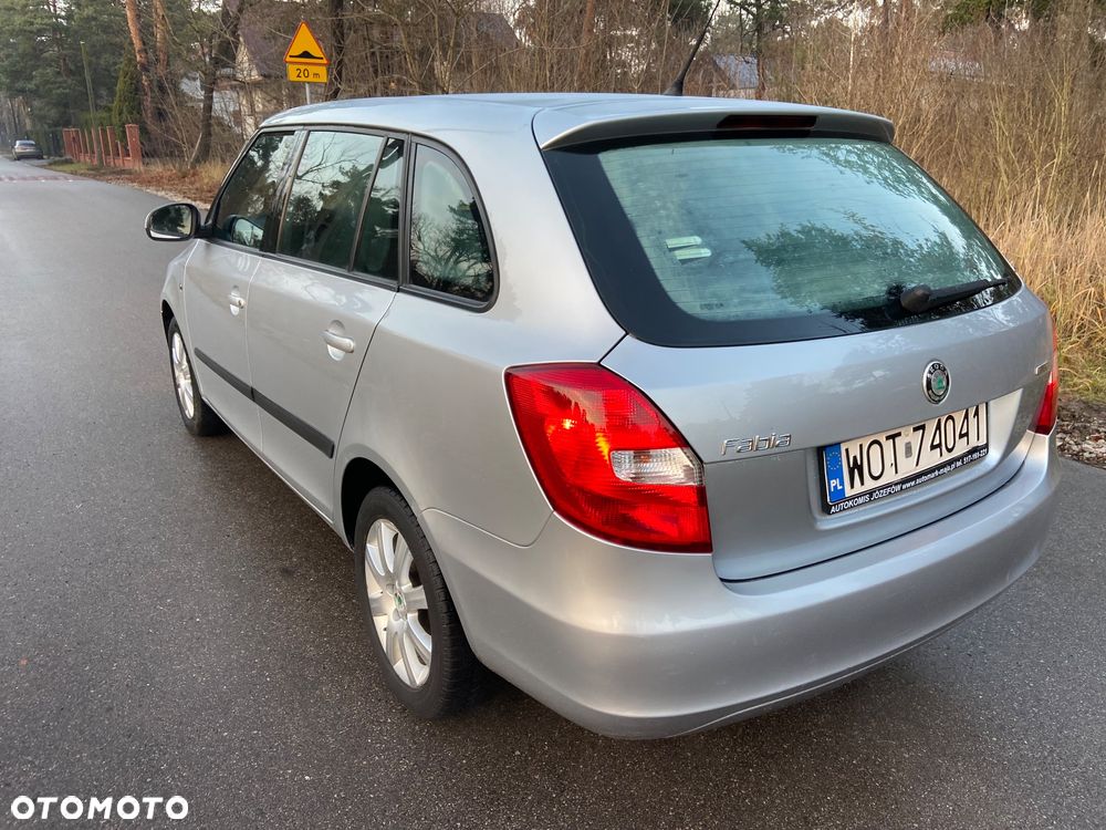 Skoda Fabia 1.4 16V Comfort - 4