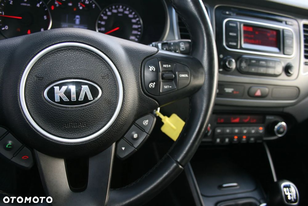 Kia Carens 1.7 CRDi XL 7os - 15