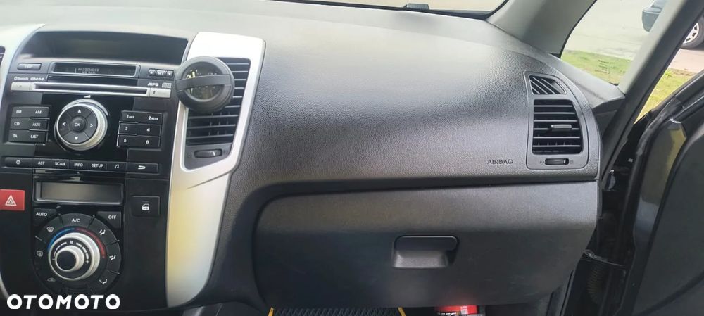 Kia Venga - 17