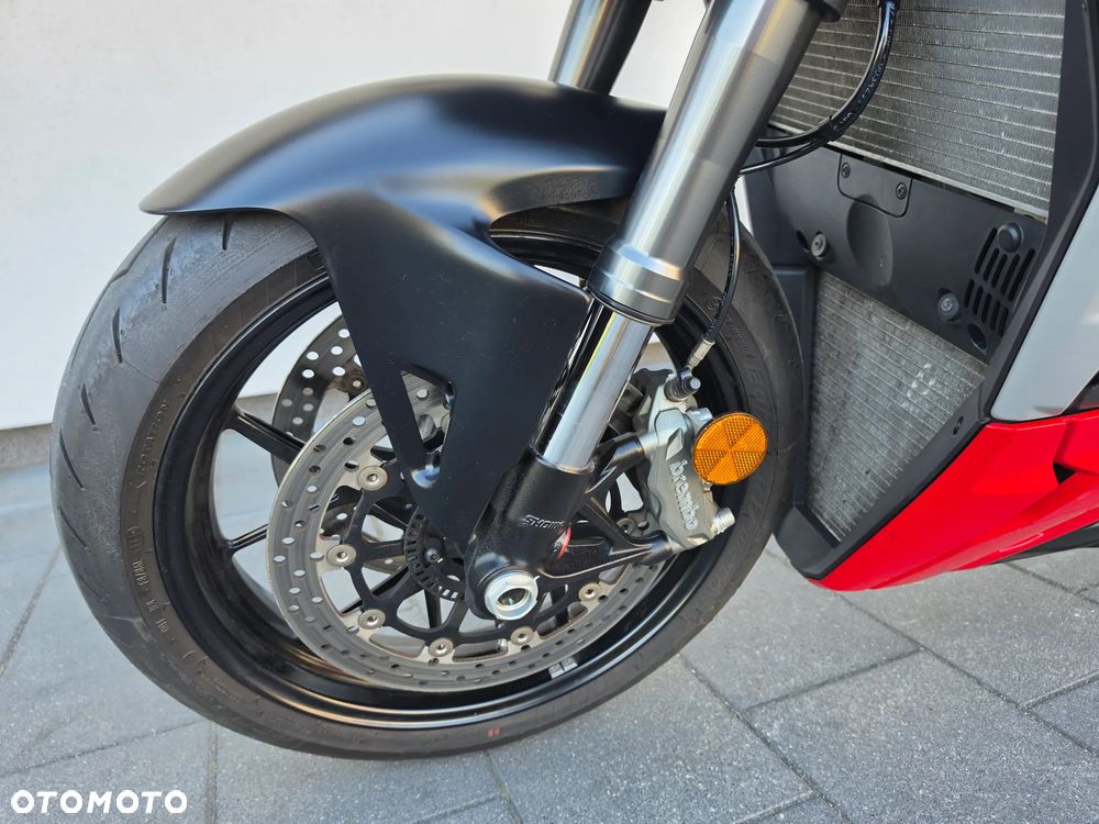 Ducati Streetfighter V2 - 10