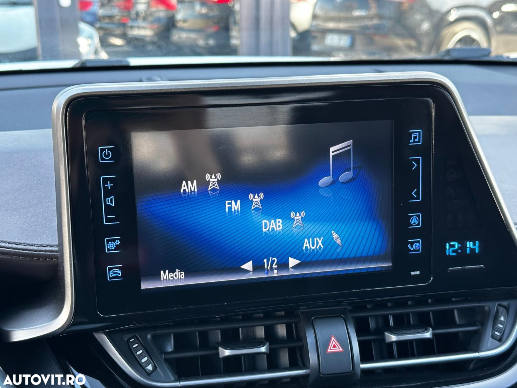 Toyota C-HR - 12