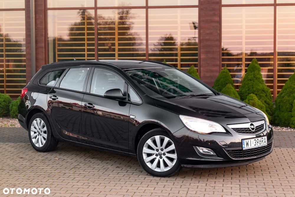 Opel Astra IV 1.4 T Cosmo EU6 - 7