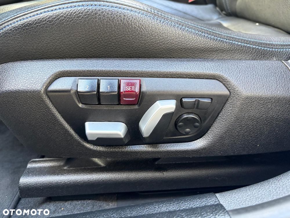 BMW Seria 1 - 33