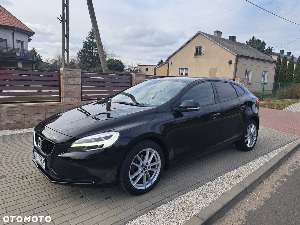 Volvo V40 D2 Momentum - 1