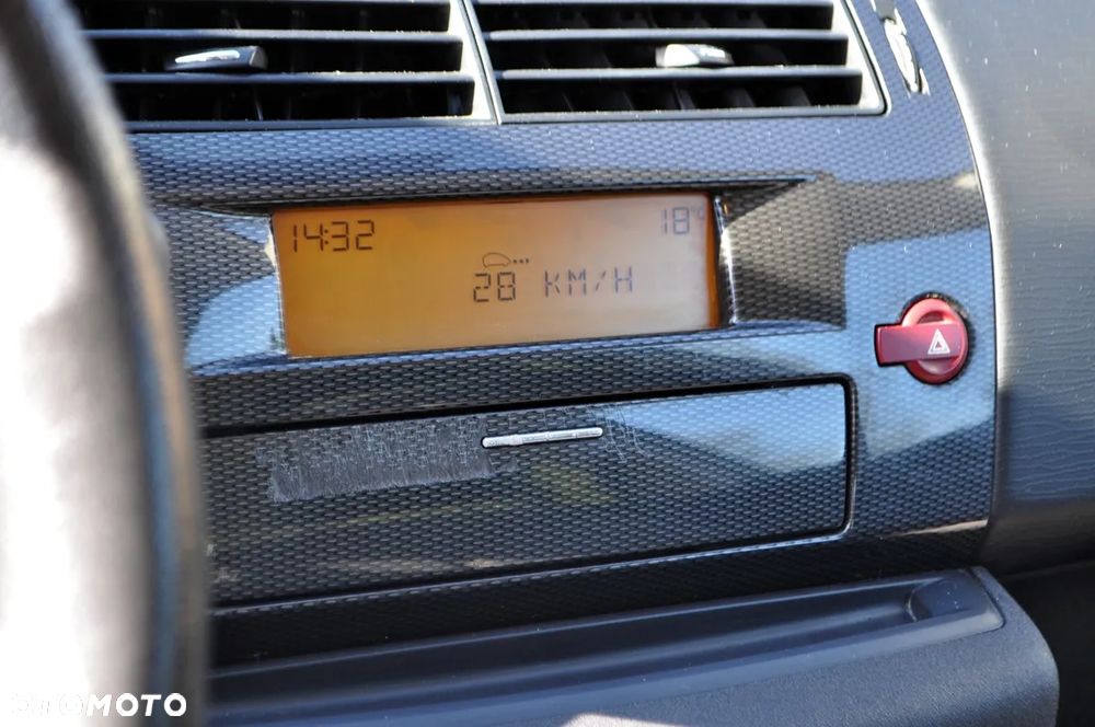 Citroën C4 1.6 HDi Impress - 25